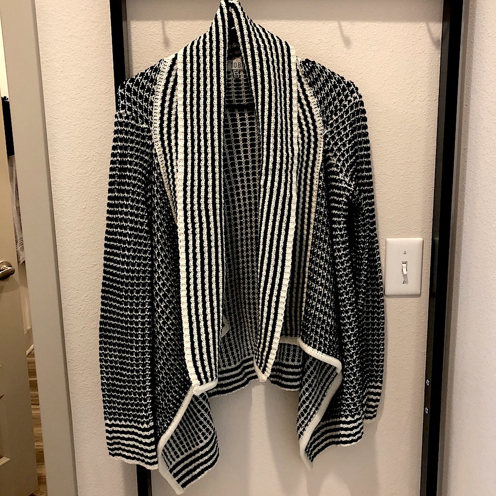 TOBI Small Sweater